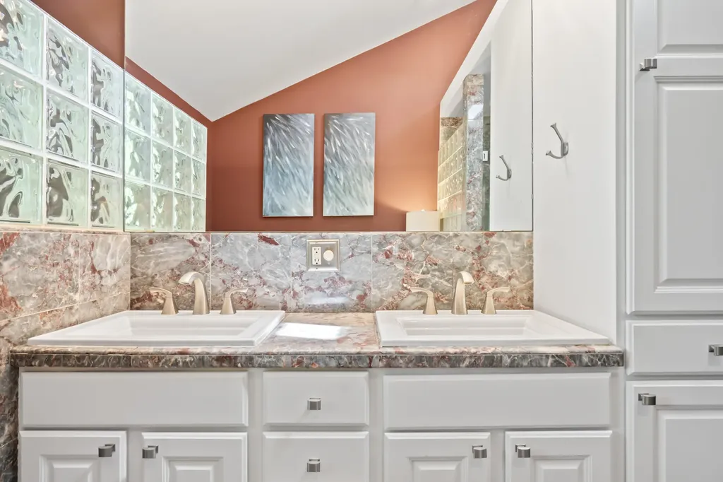 56 Old Kings Highway Ogunquit ME 03907