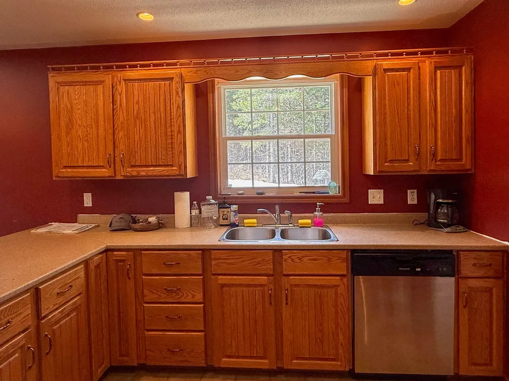 17 Mountain Road Oxbow ME 04764