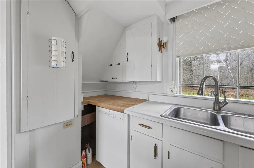 330 E Main Street Searsport ME 04974
