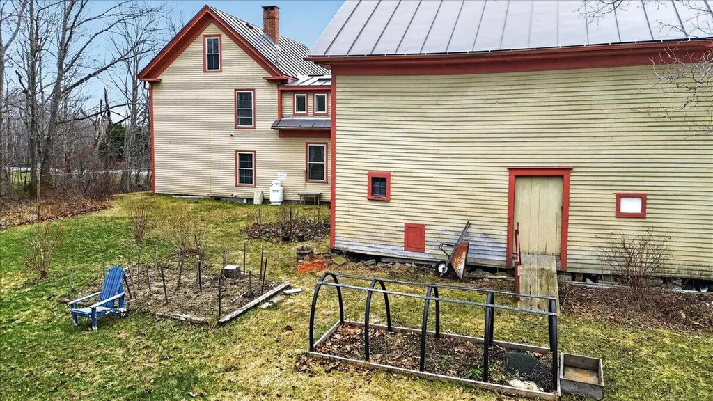 330 E Main Street Searsport ME 04974