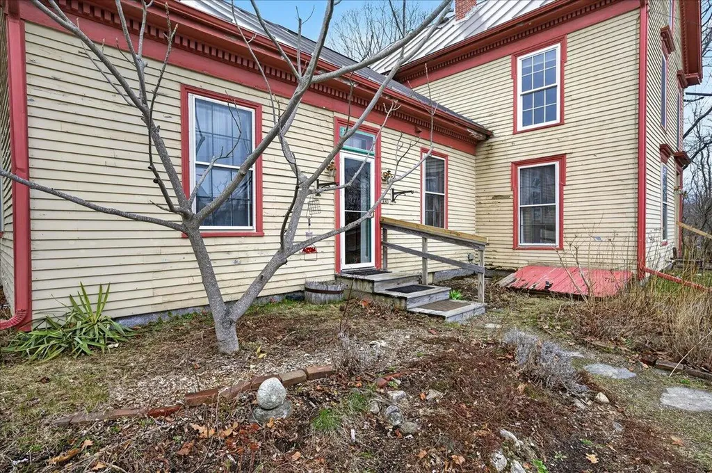 330 E Main Street Searsport ME 04974