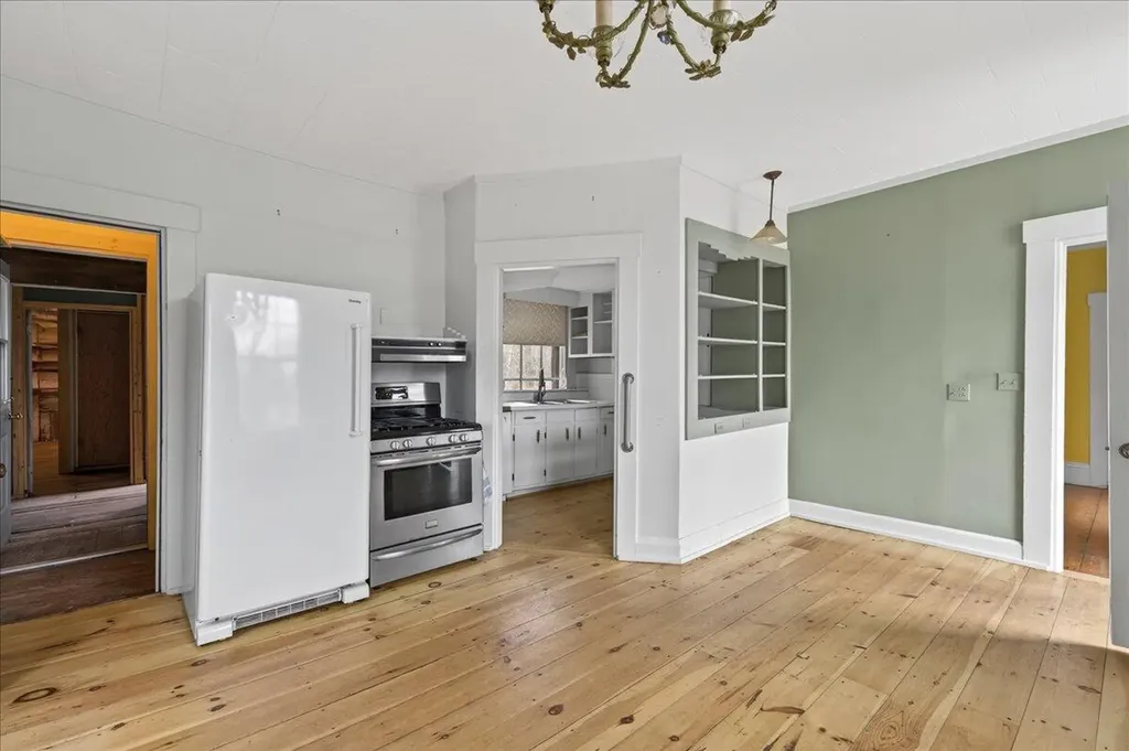 330 E Main Street Searsport ME 04974