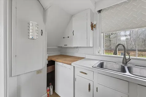 330 E Main Street Searsport ME 04974