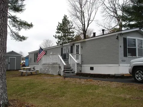 9 Holiday Lane Standish ME 04084