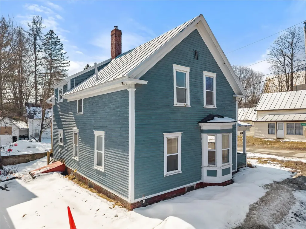 102 Thomas Mcclellan Road Farmington ME 04938