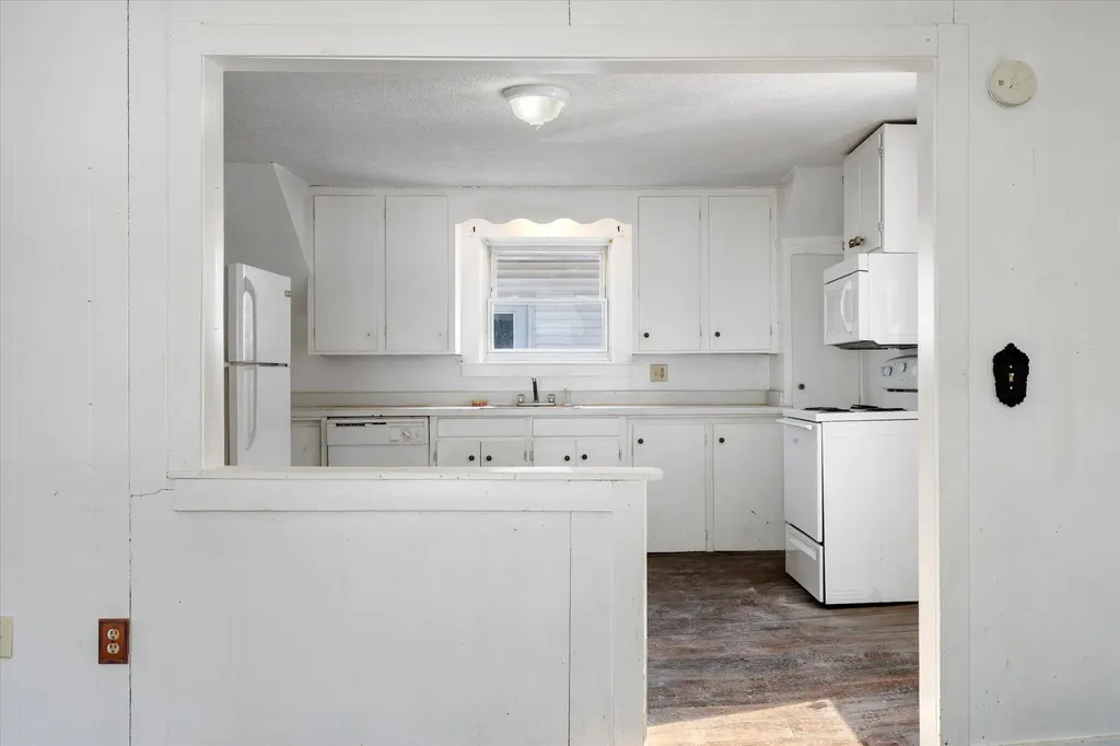 102 Thomas Mcclellan Road Farmington ME 04938