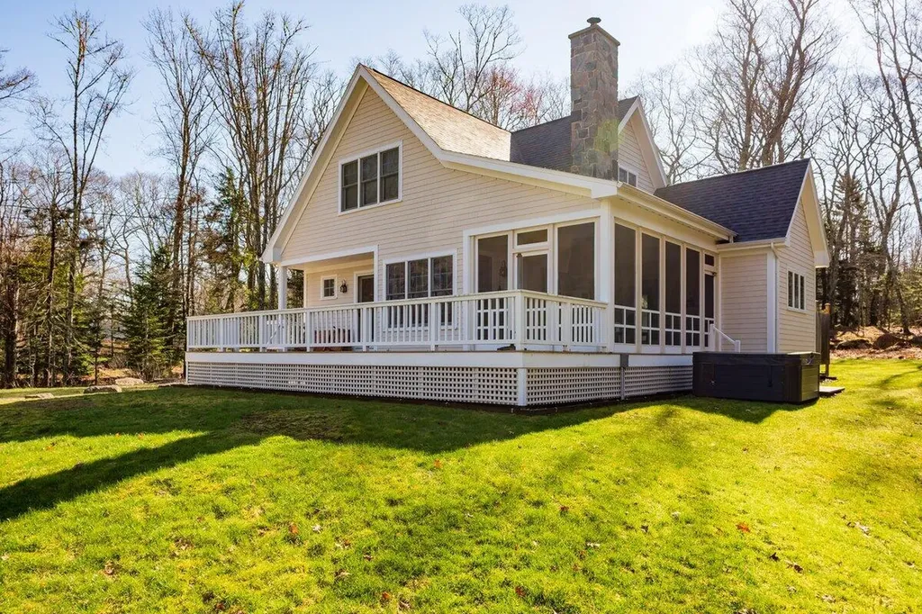 55 Pinkham Road Bristol ME 04554