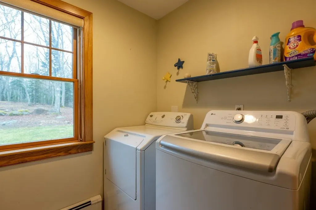 55 Pinkham Road Bristol ME 04554