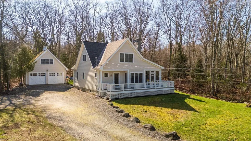 55 Pinkham Road Bristol ME 04554