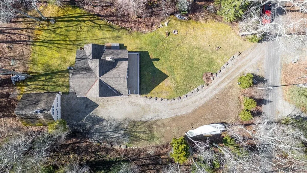 55 Pinkham Road Bristol ME 04554