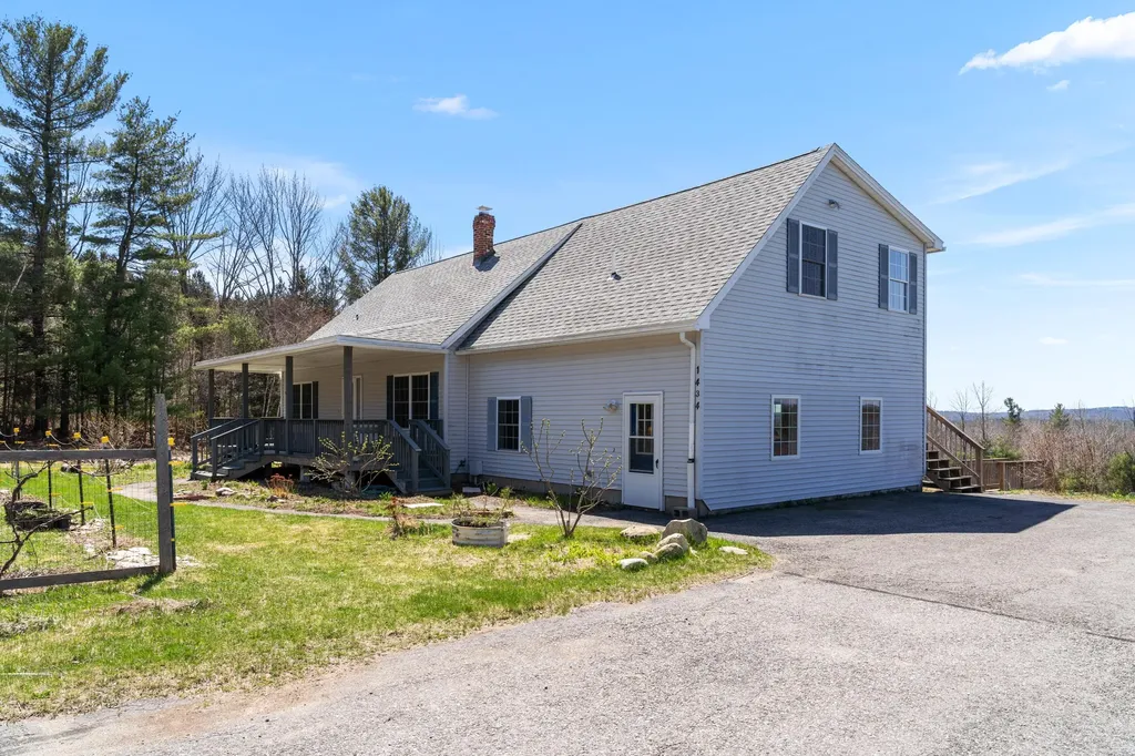 1434 North Road Mount Vernon ME 04352