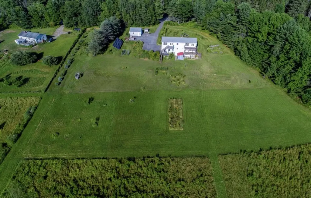 1434 North Road Mount Vernon ME 04352