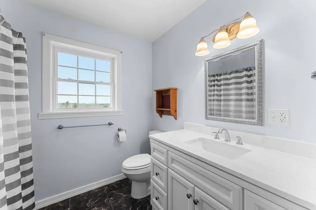 1434 North Road Mount Vernon ME 04352