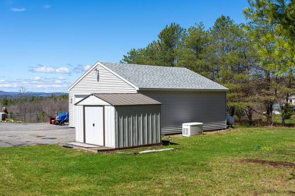 1434 North Road Mount Vernon ME 04352