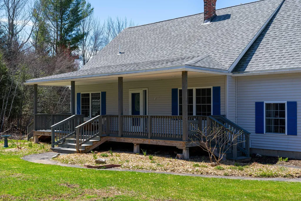 1434 North Road Mount Vernon ME 04352