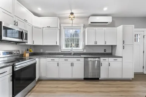 28 Arthur Street West Gardiner ME 04345