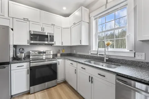 28 Arthur Street West Gardiner ME 04345