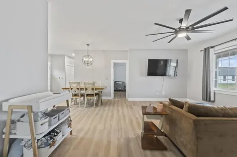 28 Arthur Street West Gardiner ME 04345