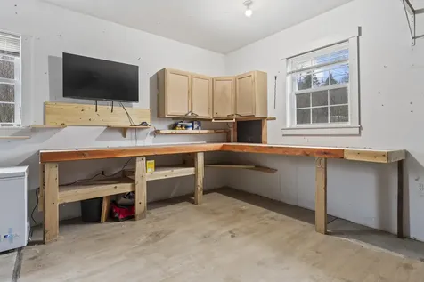 28 Arthur Street West Gardiner ME 04345