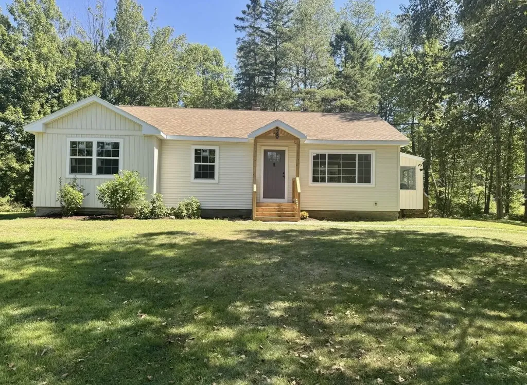 549 Hudson Road Glenburn ME 04401