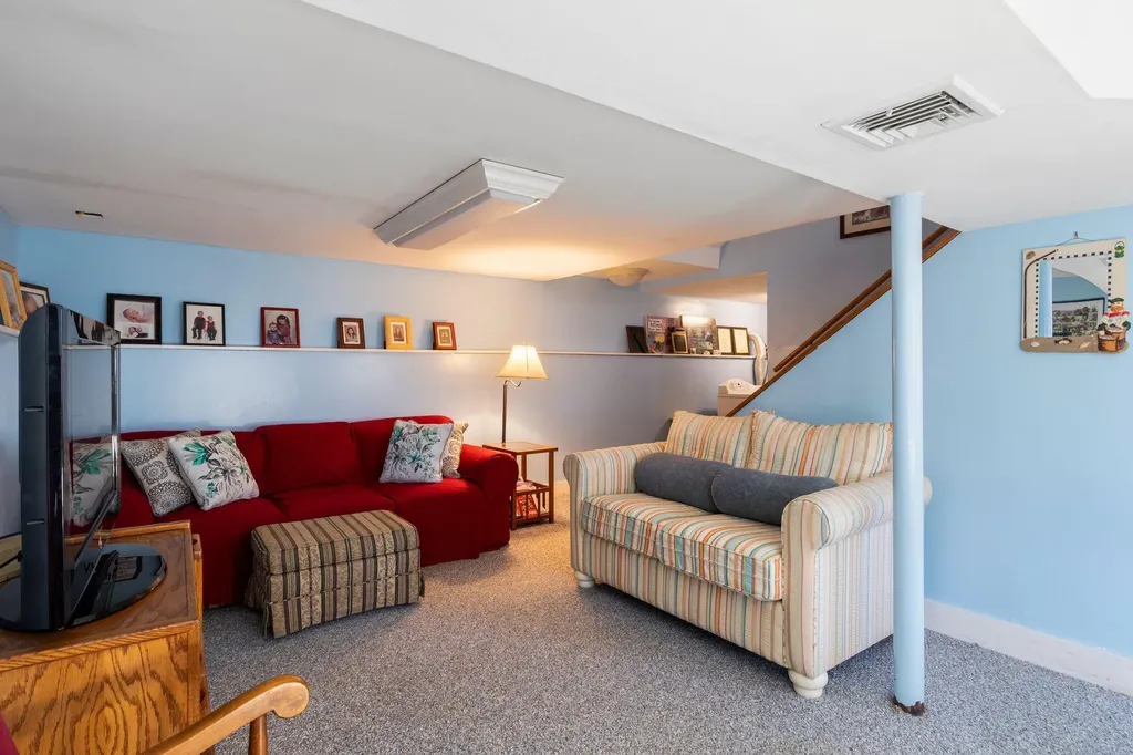 16 Passaic Road York ME 03902