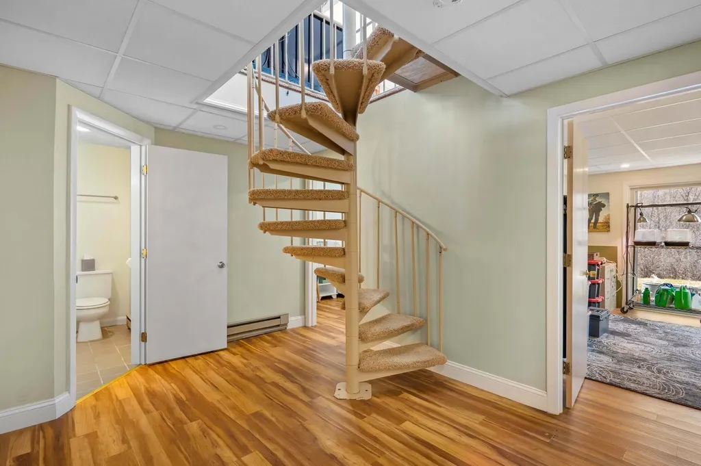 18 Walker Lane Farmingdale ME 04344