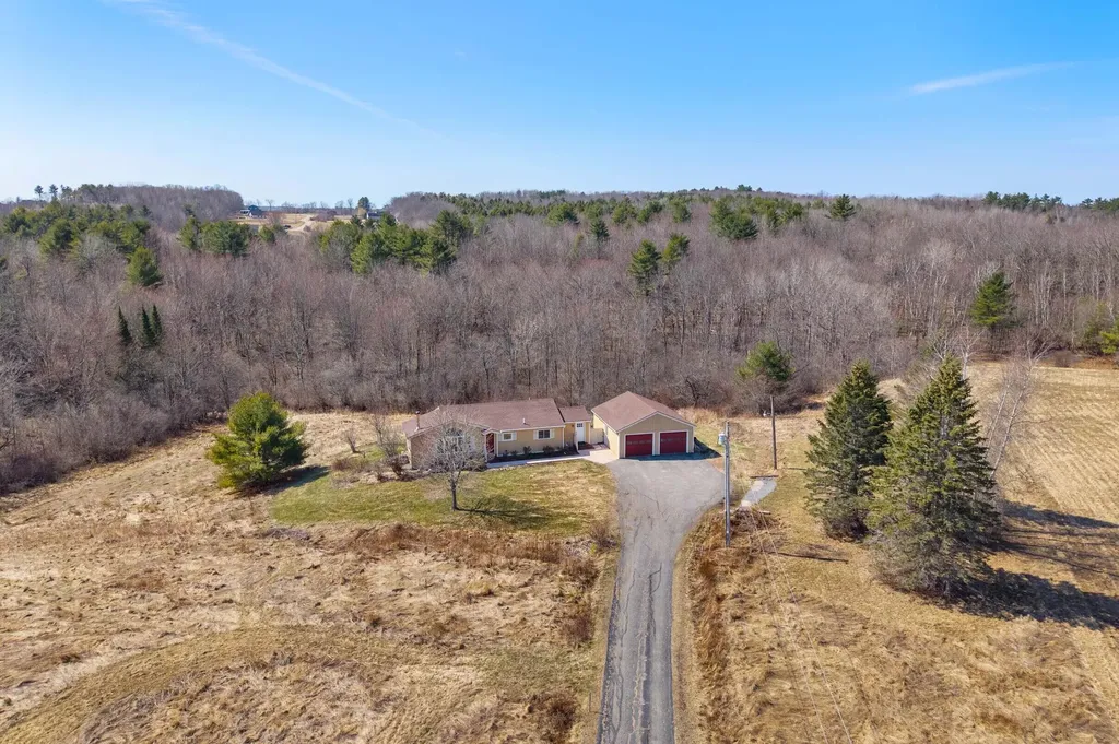 18 Walker Lane Farmingdale ME 04344