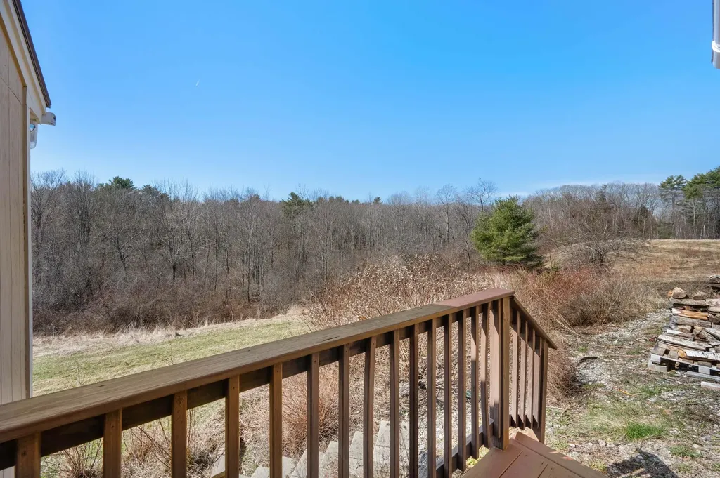 18 Walker Lane Farmingdale ME 04344
