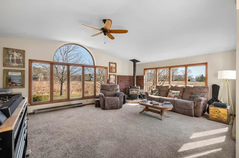18 Walker Lane Farmingdale ME 04344