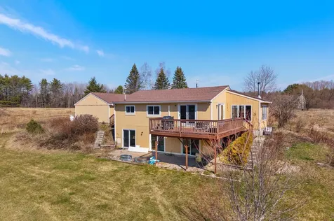 18 Walker Lane Farmingdale ME 04344
