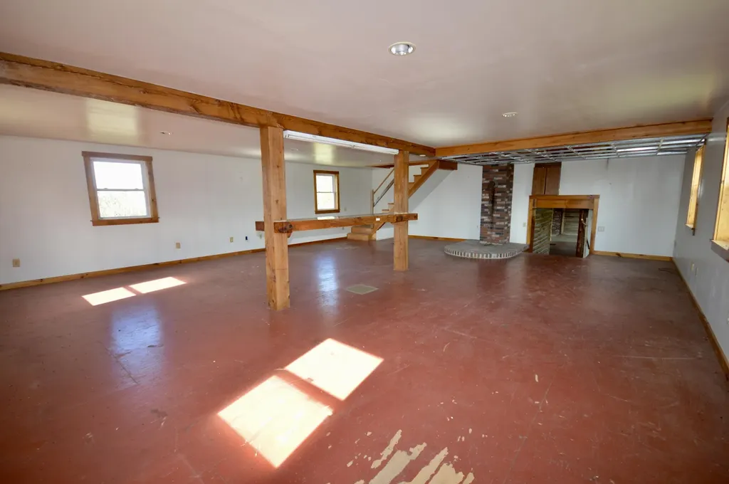 118 North Road Dixmont ME 04932