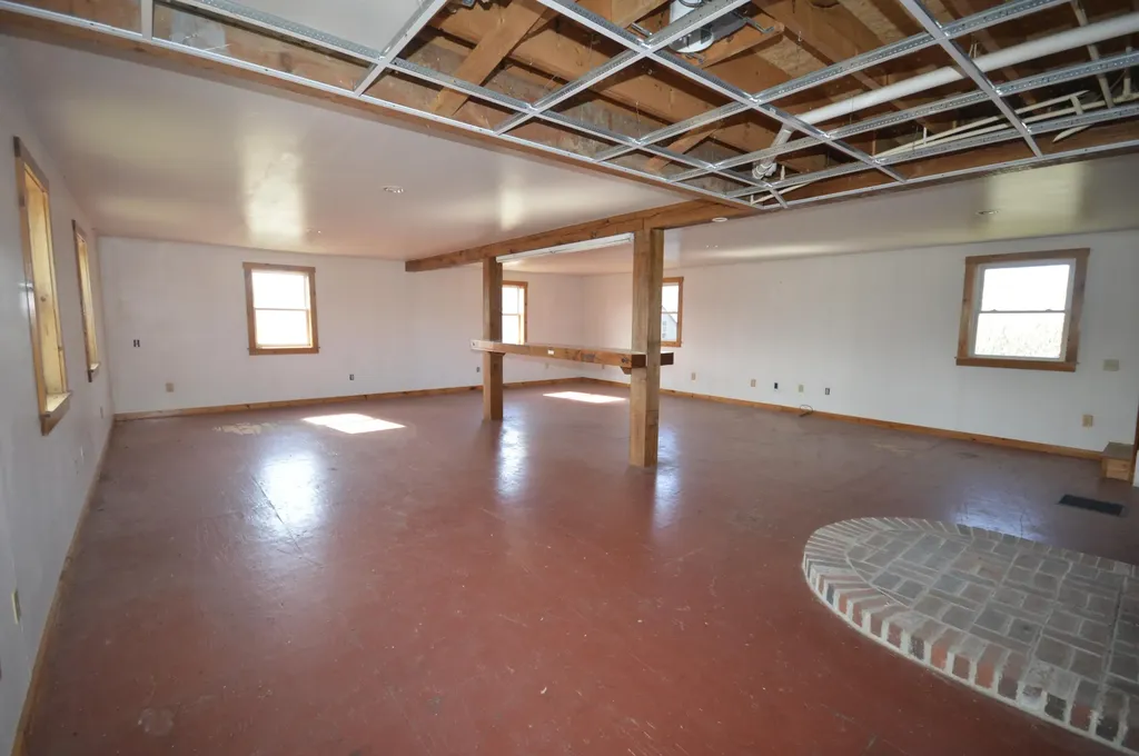 118 North Road Dixmont ME 04932