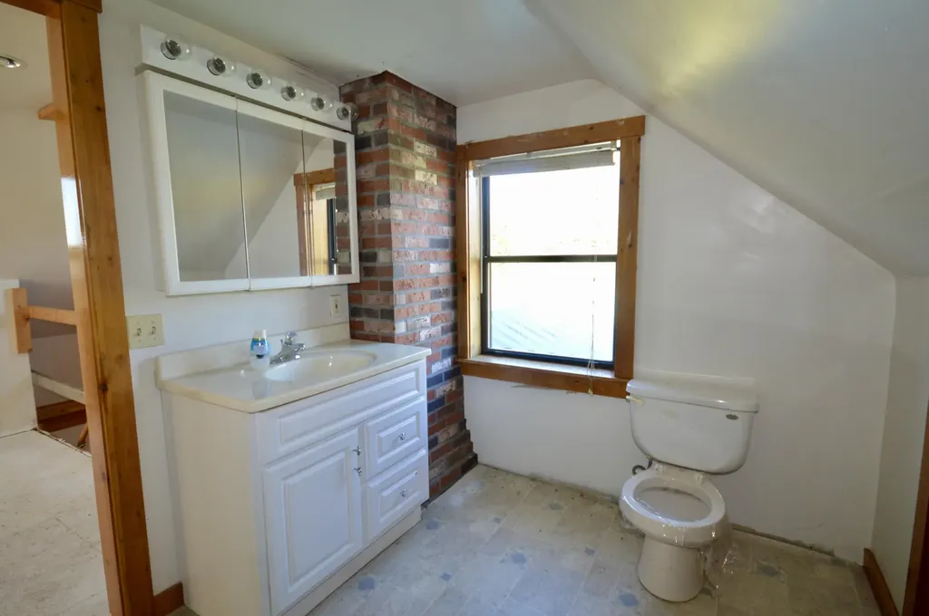 118 North Road Dixmont ME 04932