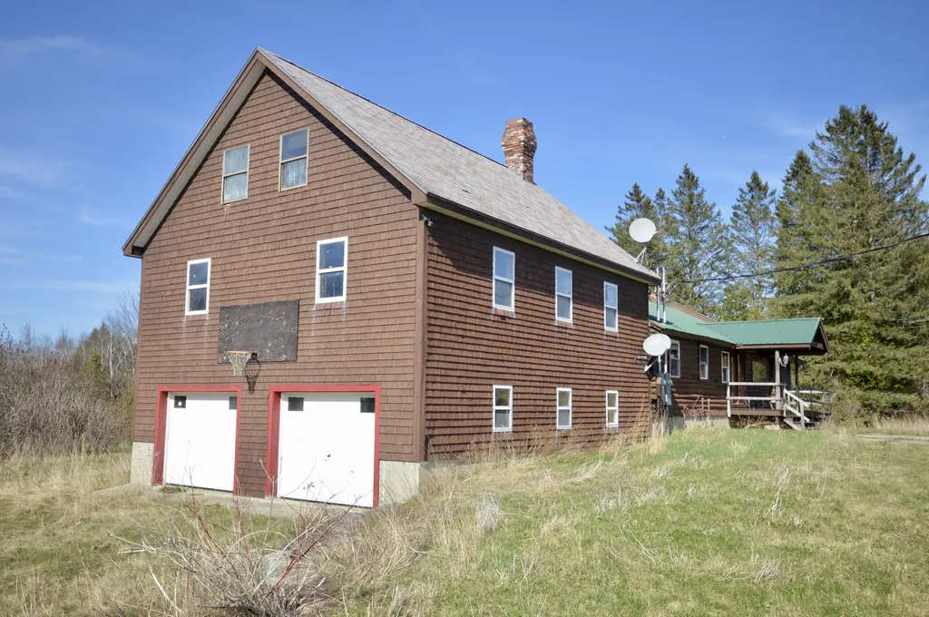 118 North Road Dixmont ME 04932