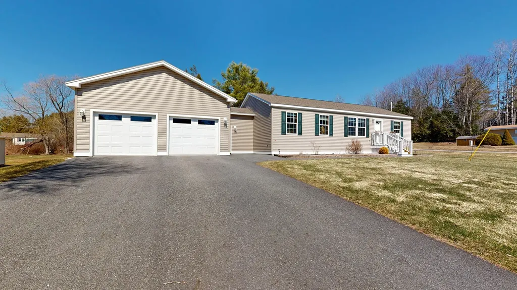 29 Begin Terrace Sabattus ME 04280