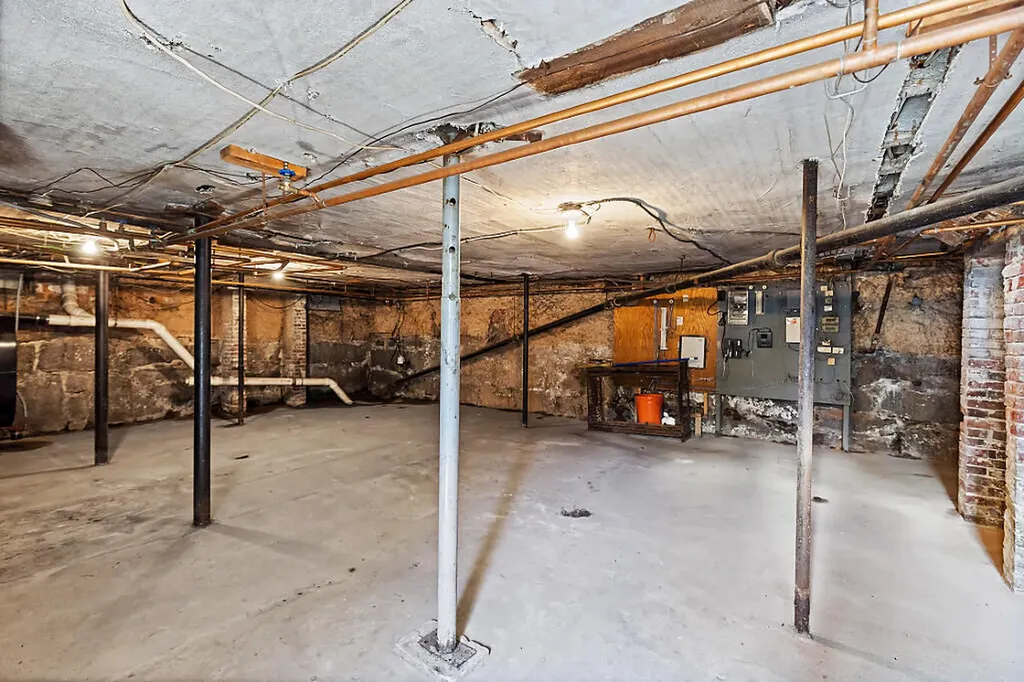 56 Winthrop Street Augusta ME 04330