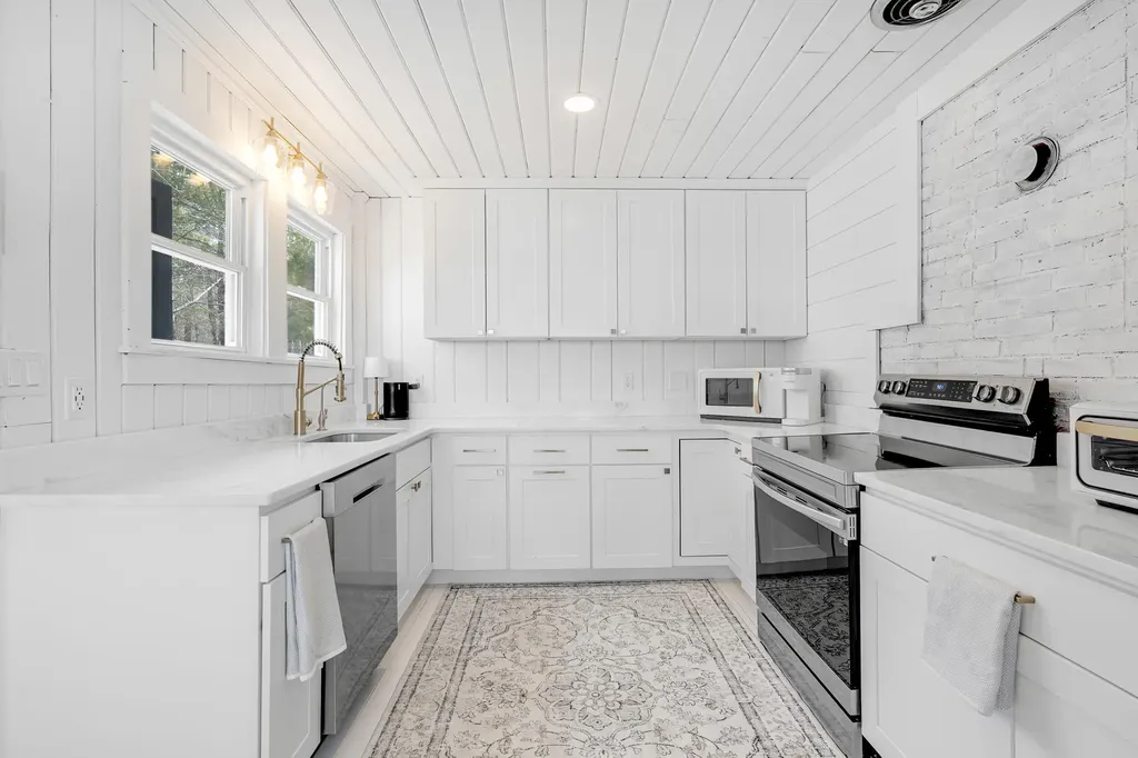 1485 Richville Road Standish ME 04084