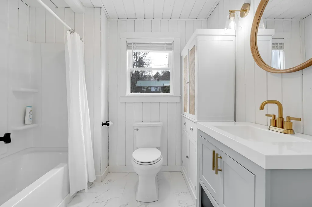 1485 Richville Road Standish ME 04084
