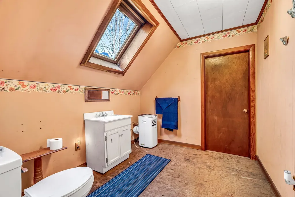 109 Waldoboro Road Friendship ME 04547