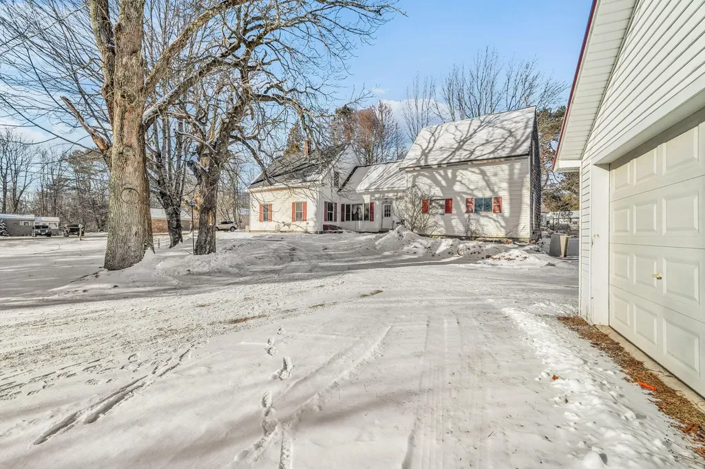 109 Waldoboro Road Friendship ME 04547