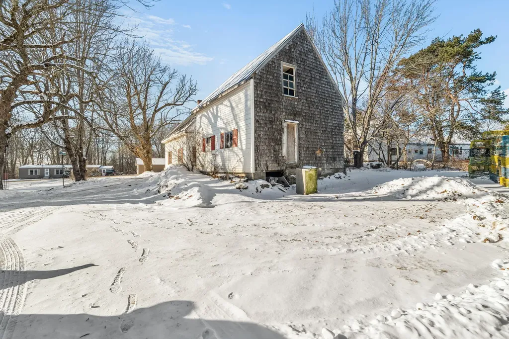 109 Waldoboro Road Friendship ME 04547