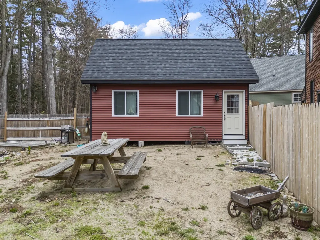 41 Sunny Lane Sanford ME 04073