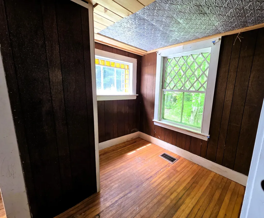 29 Kents Hill Road Wayne ME 04284