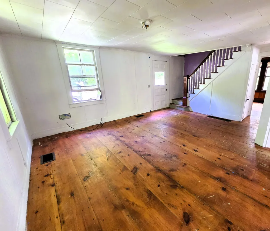 29 Kents Hill Road Wayne ME 04284