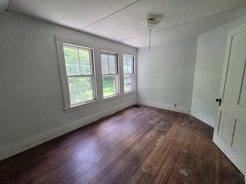 29 Kents Hill Road Wayne ME 04284