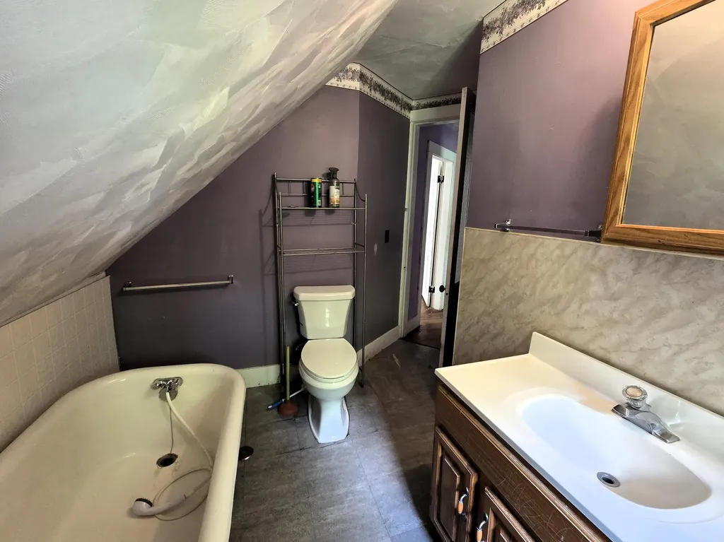 29 Kents Hill Road Wayne ME 04284