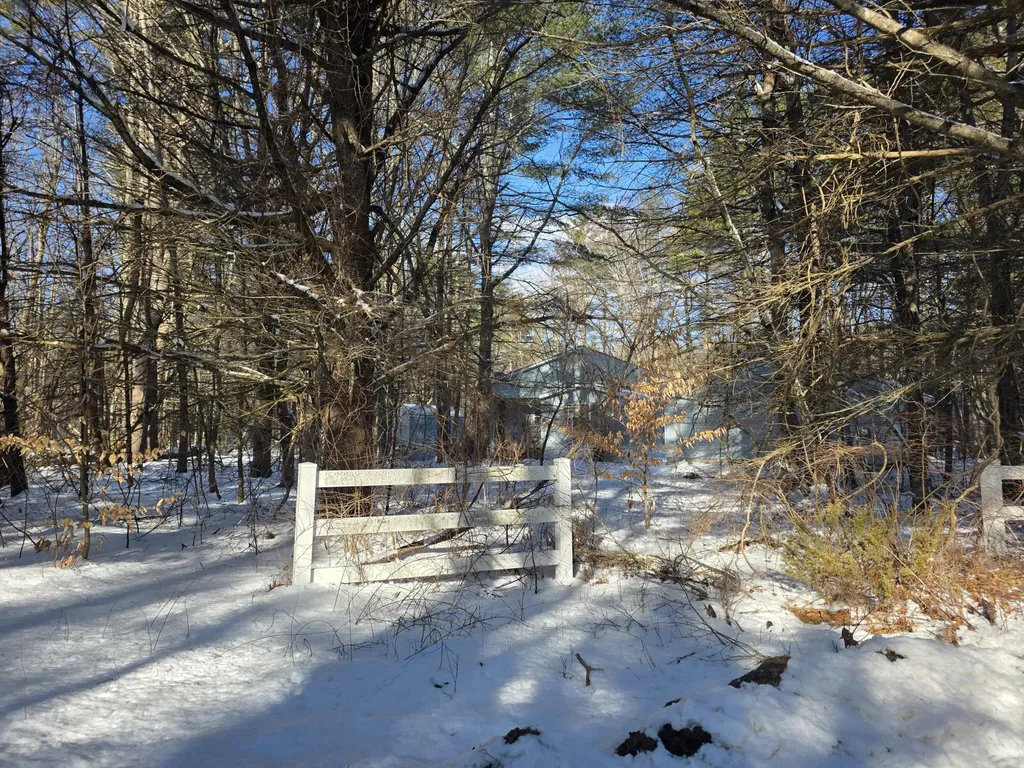 519 King Street Oxford ME 04270