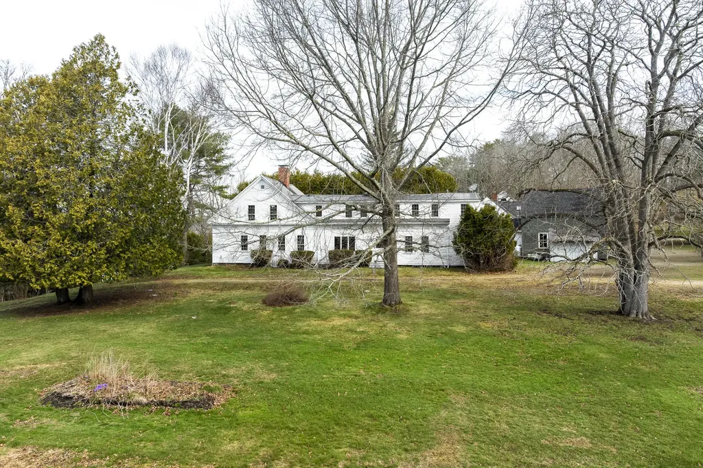15 High Street Damariscotta ME 04543