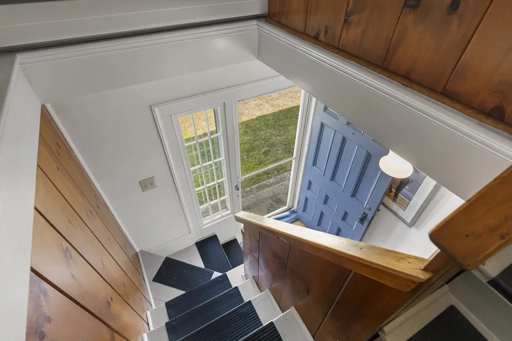15 High Street Damariscotta ME 04543