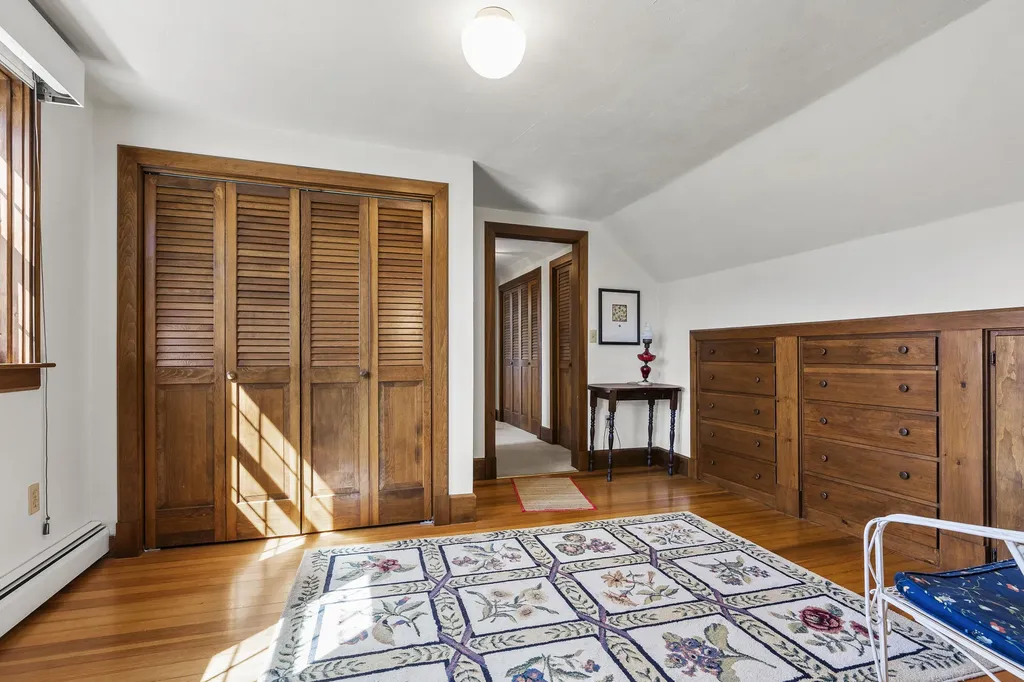 15 High Street Damariscotta ME 04543